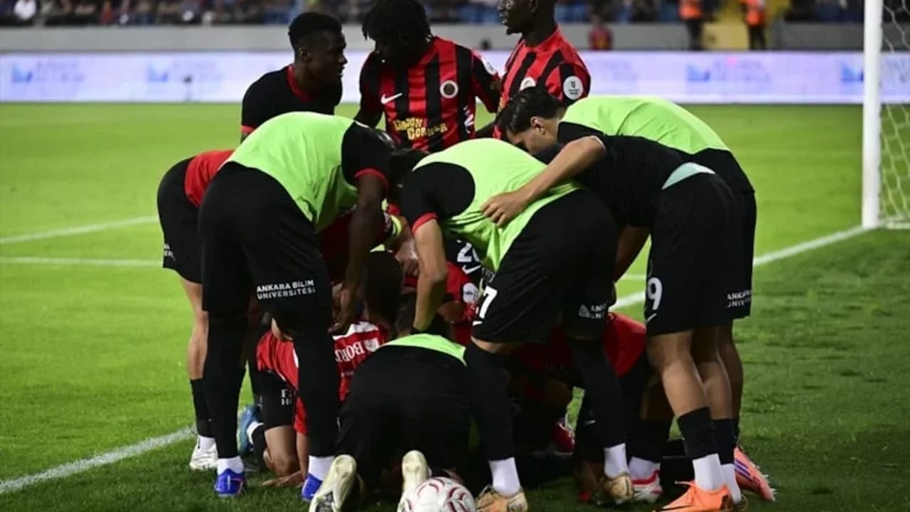 Fenerbahçe Sezona Yenilgiyle Başladı