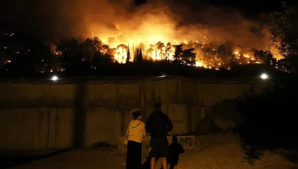 Yunanistan'da orman yangınları sürüyor