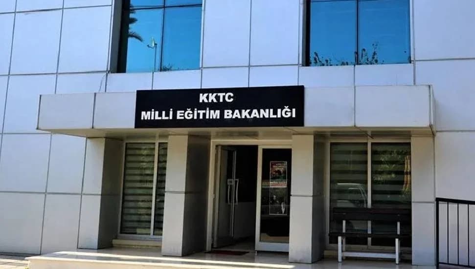 Anadolu Güzel Sanatlar Lisesi ile Hala Sultan İlahiyat Koleji’ndeki boş kontenjanlara başvurular Pazartesi başlıyor