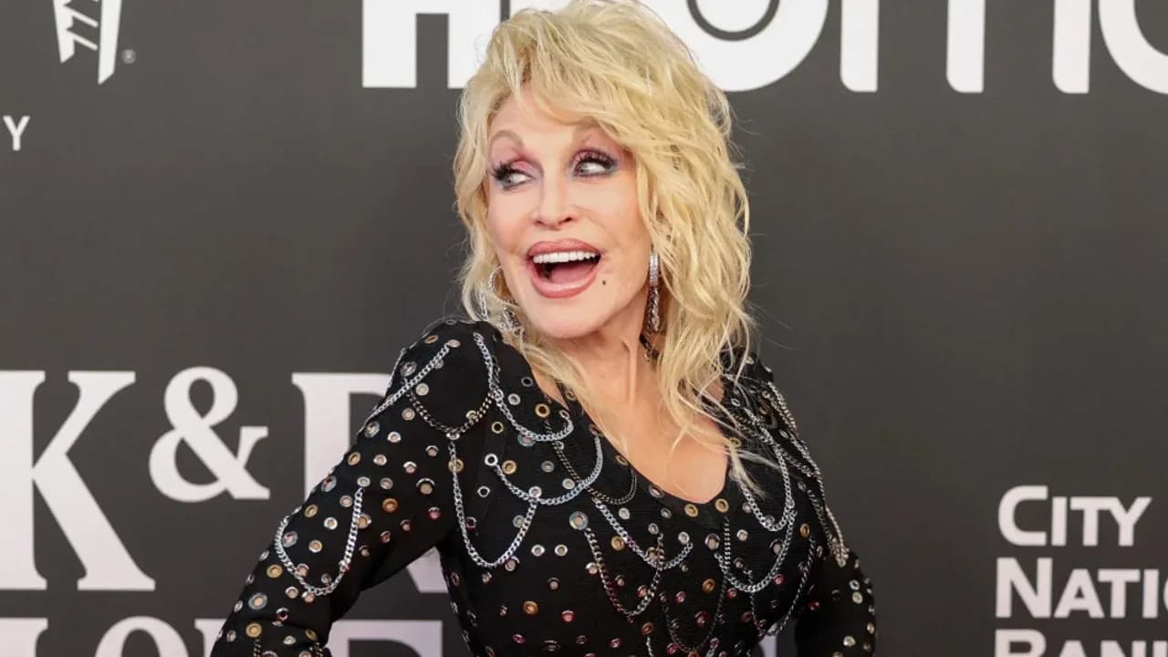 Country müziğin efsanesi Dolly Parton hayatını kaybetti