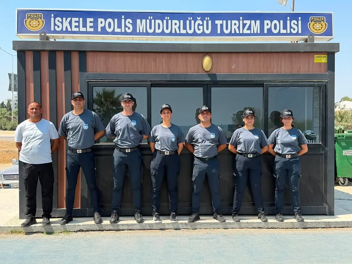 Turizm polisleri İskele’de güvenliği güçlendiriyor