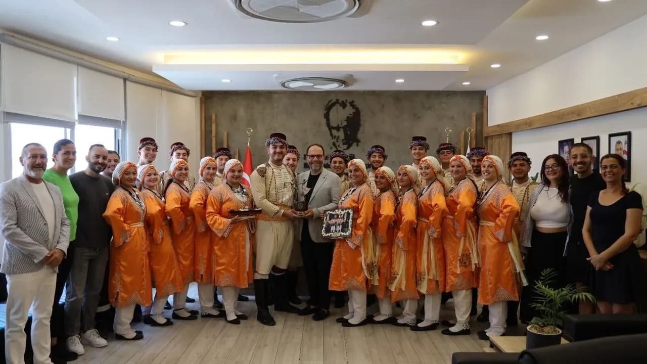 İskele Belediyesi Halk Dansları Heyetinden Sadıkoğlu’na Ziyaret