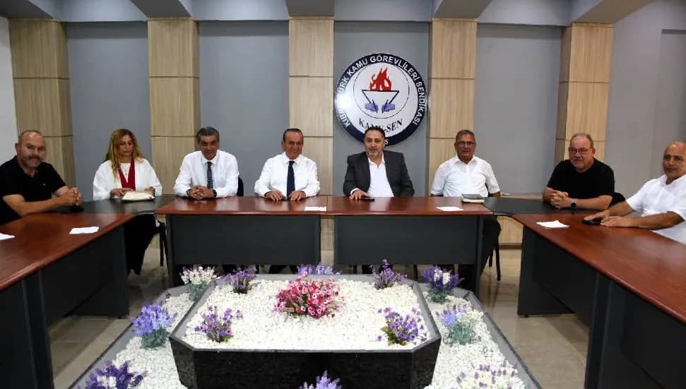 Ataoğlu’ndan Kamu-Sen’e ziyaret: Kamu çalışanlarının beklentileri masaya yatırıldı