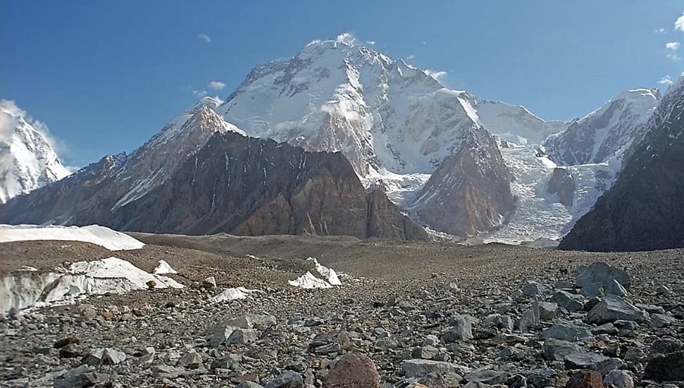 Broad Peak faciasında 5 dağcının daha cenazesi dağdan indirildi