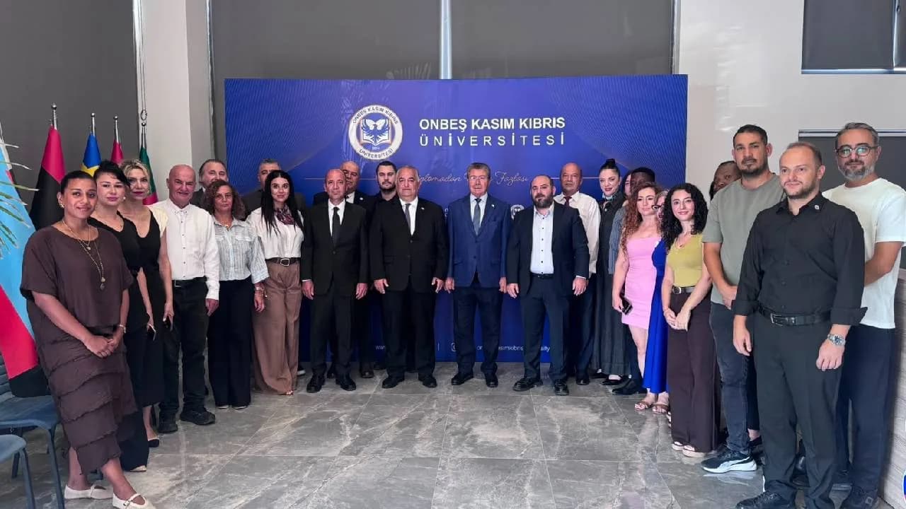 Başbakan Üstel, Onbeş Kasım Kıbrıs Üniversitesi’ni ziyaret etti