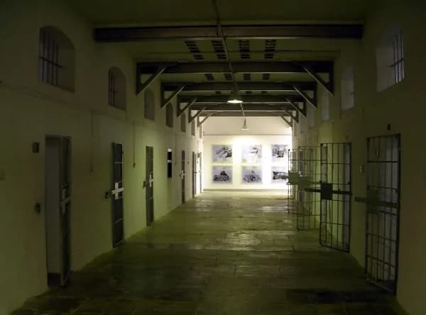 Cezaevinde kriz: Şiddet, uyuşturucu ve tecavüz iddiaları