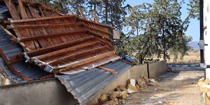Toroslu: “Fırtına 17 yapıya zarar verdi”