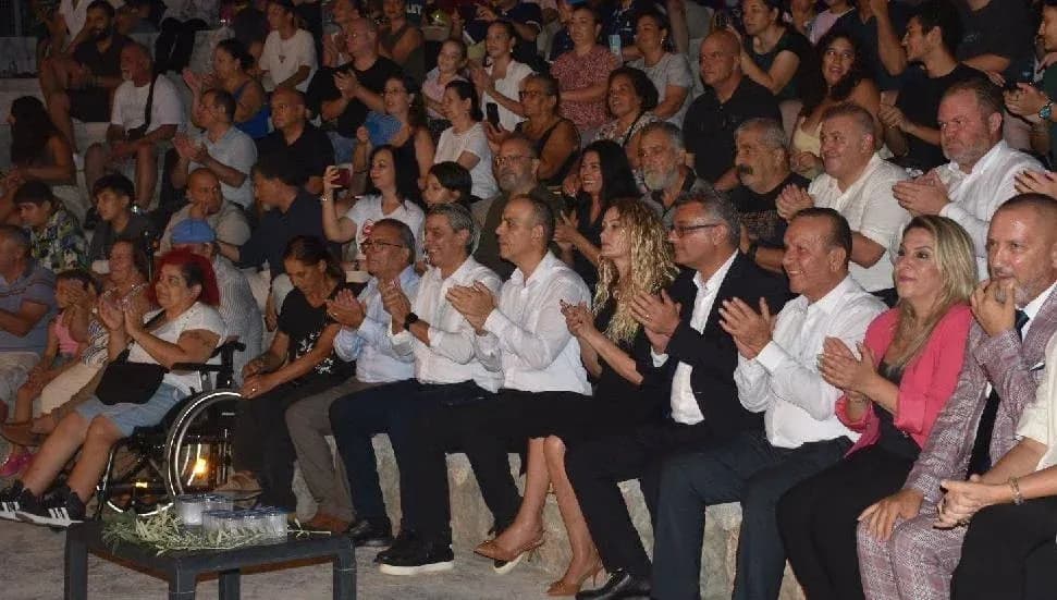 Fikri Ataoğlu: Uluslararası Lefkoşa Halk Dansları Festivali kültürleri aynı sahnede buluşturuyor