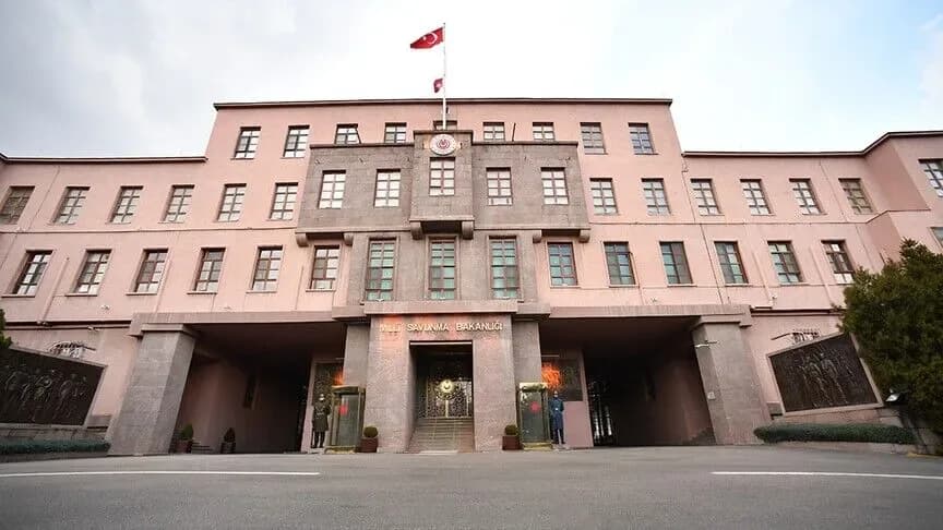 Korgeneral Ertan İnaltekin Kıbrıs Türk Barış Kuvvetleri Komutanlığına getirildi. Tümgeneral Şükrü Bilir Güvenlik Kuvvetleri Komutanı oldu