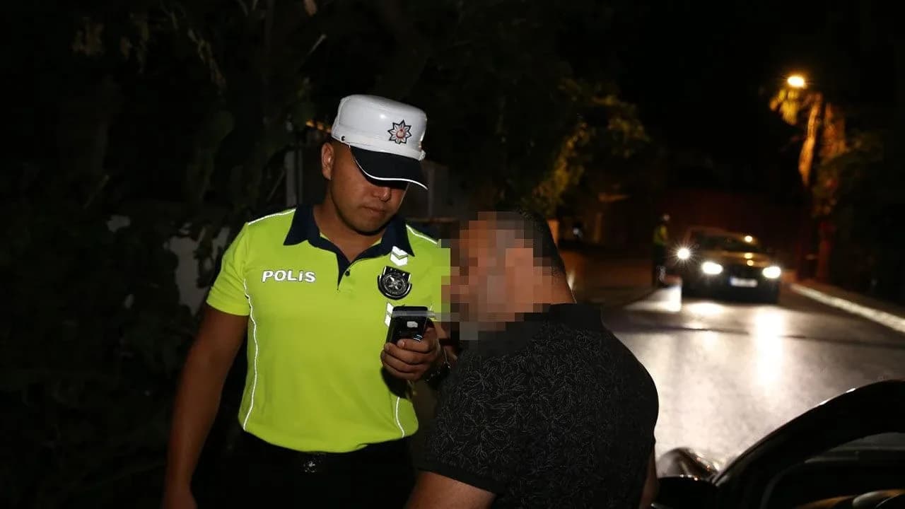 Ülke Genelinde Sıkı Trafik Denetimi: 438 Sürücü Rapor Edildi