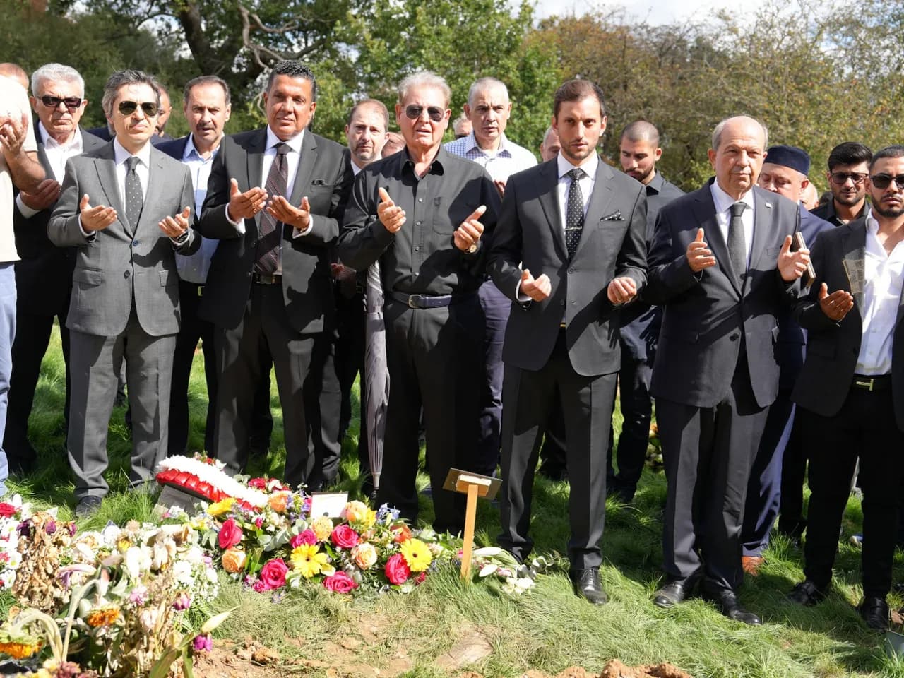 Münir Hasan Tatar Londra’da son yolculuğuna uğurlandı