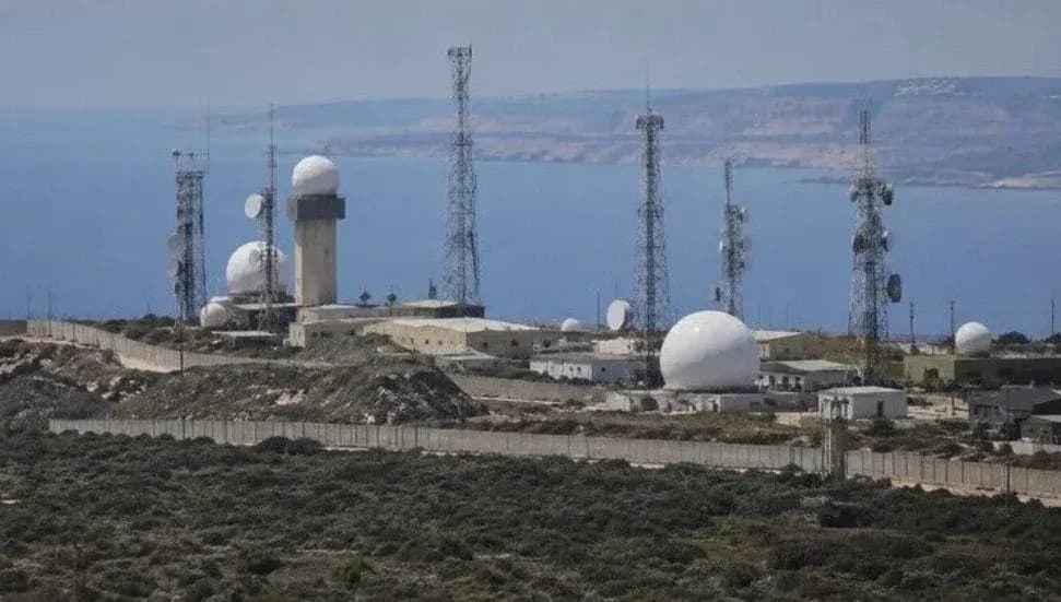 Güney'de İngiliz üssüne yeni askeri haberleşme anteni kurma planı protesto edildi