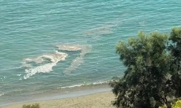 ⁠Limasol sahillerindeki kirliliğin kaynağı bulunamıyor: Arıtılmamış atık su denize boşaltıldı
