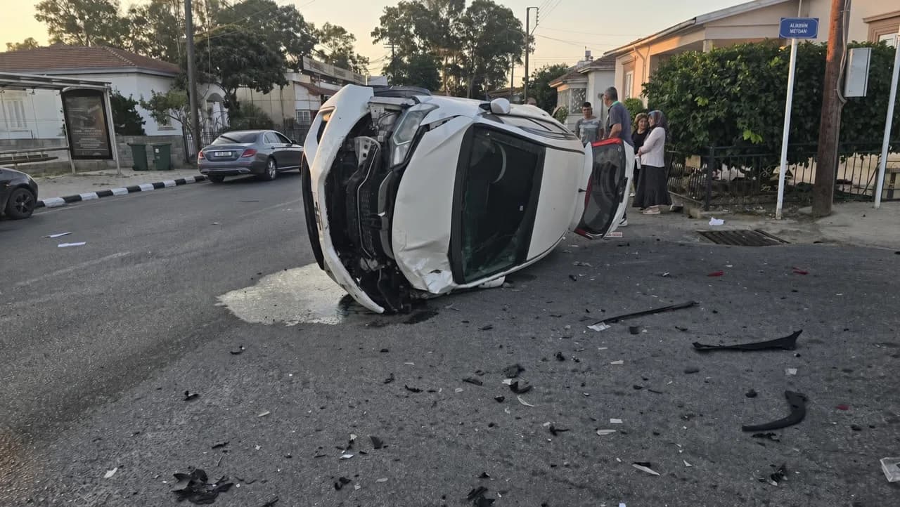 17 yaşındaki alkollü sürücü kaza yaptı!