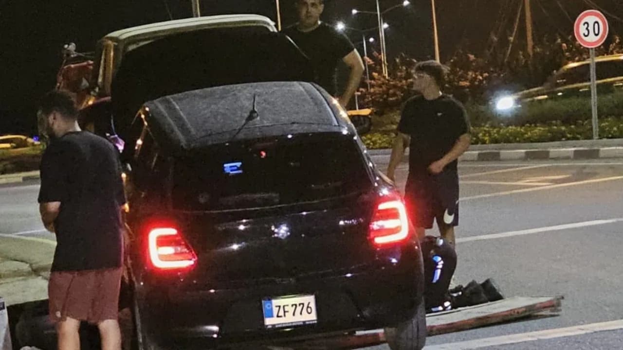 Gönyeli’de 2,5 Saatlik Operasyon: İki Yavru Kedi Kurtarıldı