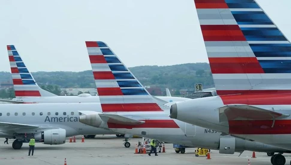 Uçuş kodu karışıklığı nedeniyle iki American Airlines uçağı kazadan kıl payı kurtuldu