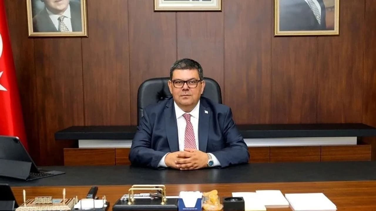 Bakan Berova: Belediye başkanlığı sosyal medya şovlarına dönüştürülmemeli