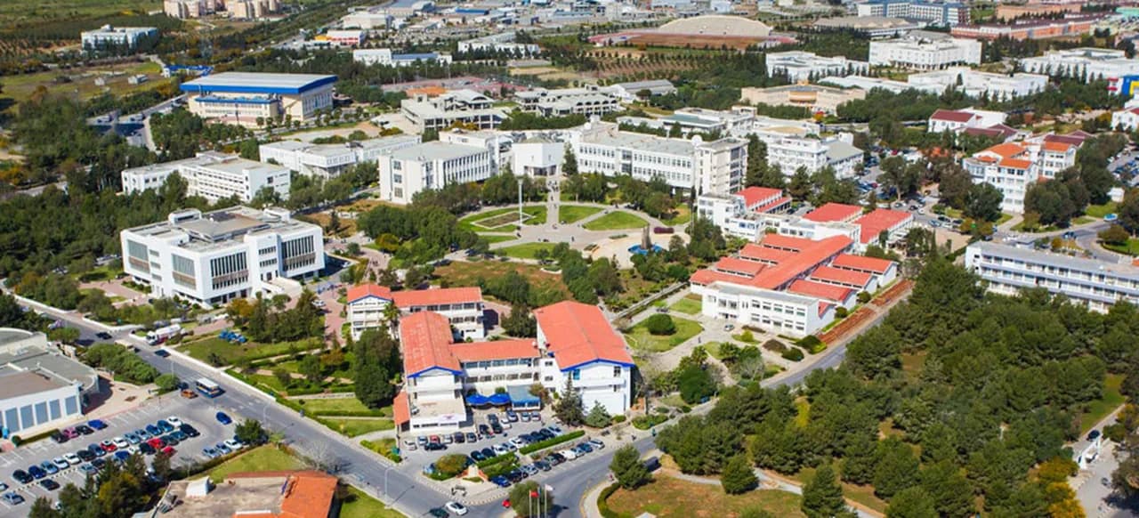 DAÜ’den Türkiye Cumhuriyeti vatandaşı öğrencilere burs ve indirim