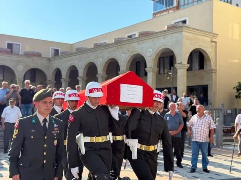Kıbrıs Gazisi Yılmaz İyinik son yolculuğuna uğurlandı