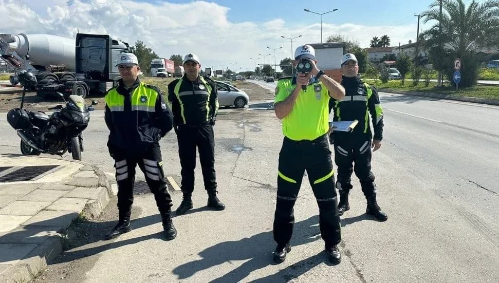 Trafik denetimlerinde 282 sürücü rapor edildi, 28 araç trafikten men edildi