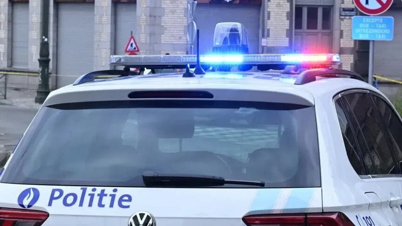 Brüksel'de polis merkezine silahlı saldırı düzenlendi