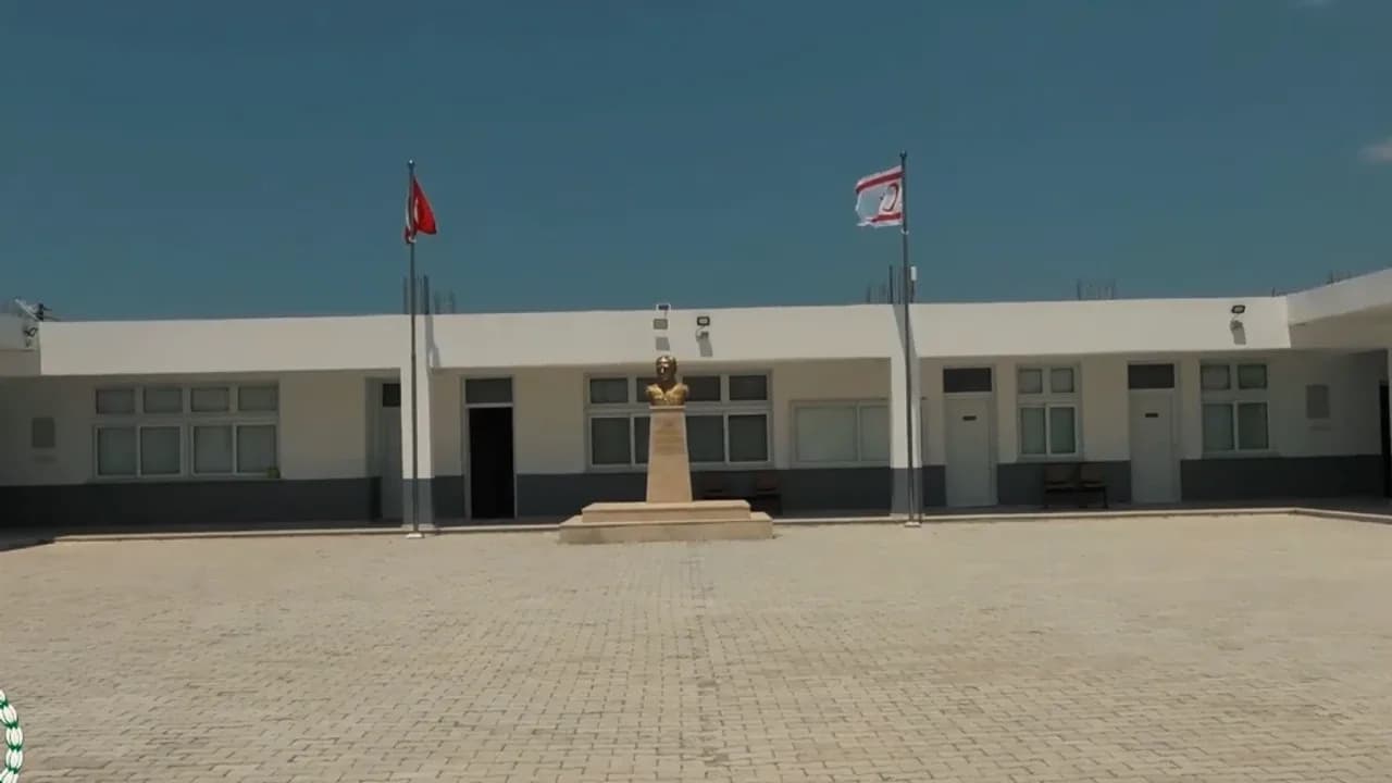 Depreme dayanıklı olarak yeniden inşa edilen Çayırova İlkokulu hizmete açıldı