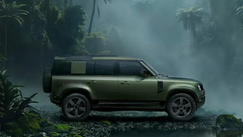 Land Rover, tam elektrikli Defender modelini erteledi: İşte nedeni