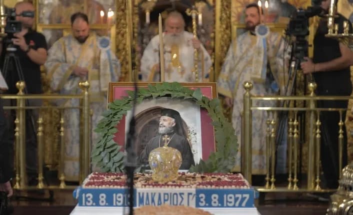 Makarios’un yolunda yürüyelim