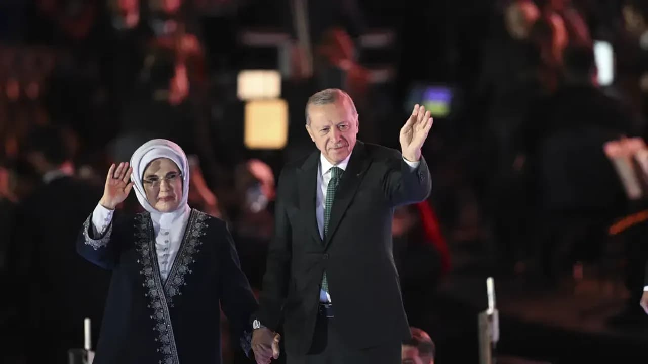 Erdoğan: Çeyrek asrı devirmenin gururunu yaşıyoruz