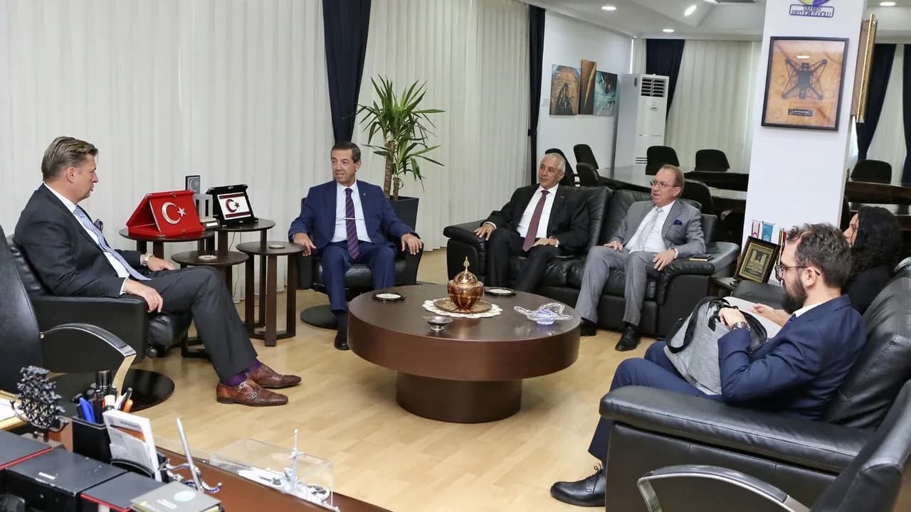 Ertuğruloğlu, Alman Milletvekili Krah’a iki devletli çözüm vizyonunu anlattı
