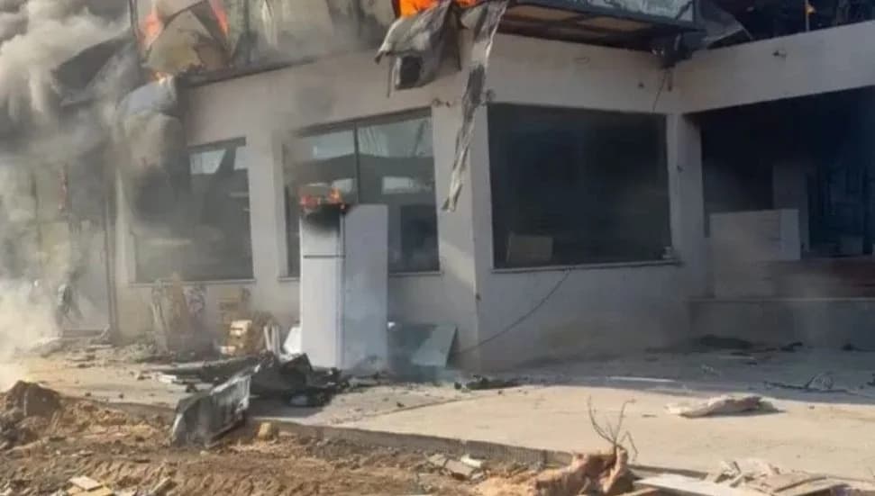 Yangından etkilenen iki kişi hastaneye kaldırıldı