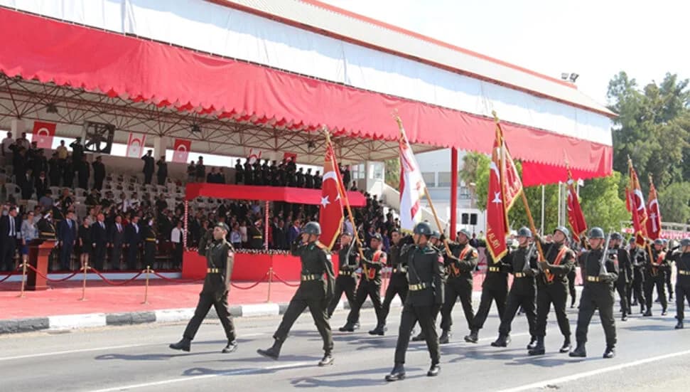 Lefkoşa Dr. Fazıl Küçük Bulvarı pazar günü 30 Ağustos tören provası nedeniyle trafiğe kapatılacak