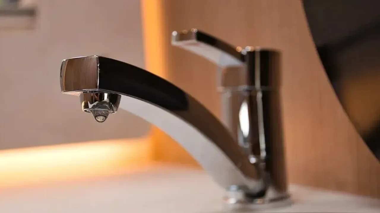 Fransa'da 40 binden fazla kişi içme suyu kesintileriyle karşı karşıya