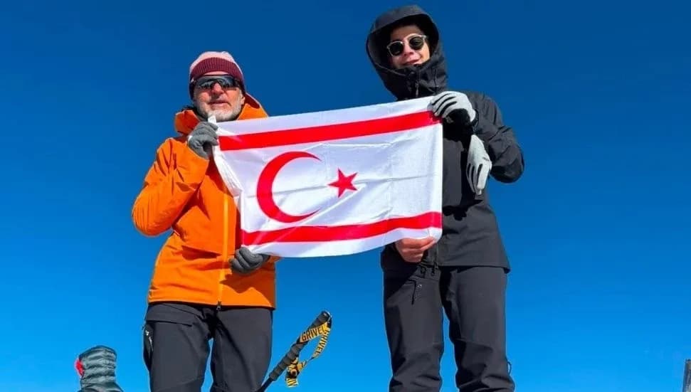 15 yaşındaki Can Ulay, Ağrı Dağı zirvesine çıkan en genç Kıbrıslı Türk oldu