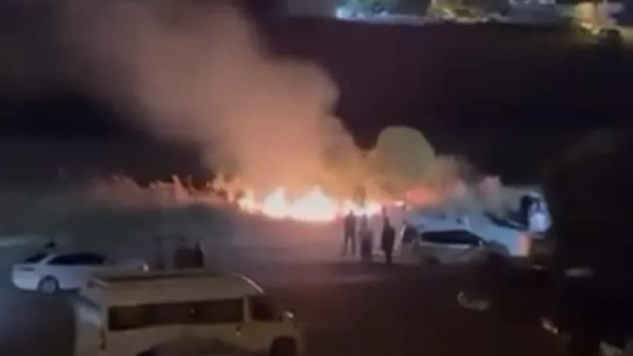 Düğünde atılan havai fişek yangın çıkardı!