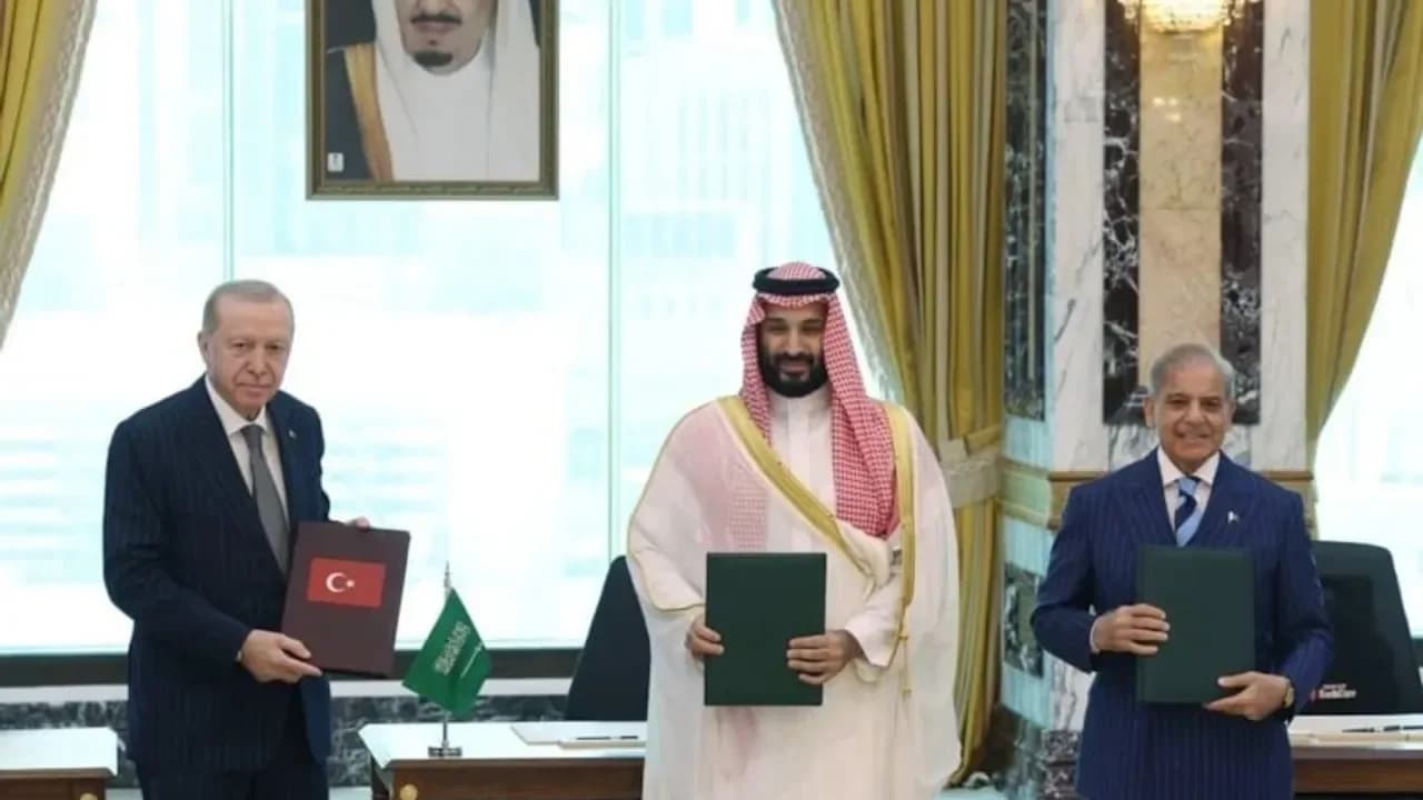 "Mekke Ortak Savunma Anlaşması" imzalandı