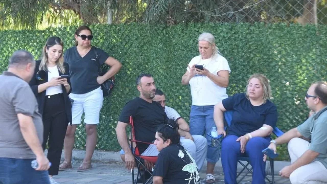 Gemi faciasında ikinci gün: 18 kişi aranıyor, yakınlarının umutlu bekleyişi sürüyor
