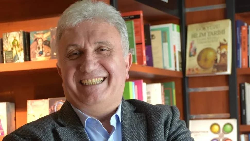 Metin Turan’ın iki dilli şiir seçkisi “Rüzgarın Sessizliği” ABD’de yayımlandı