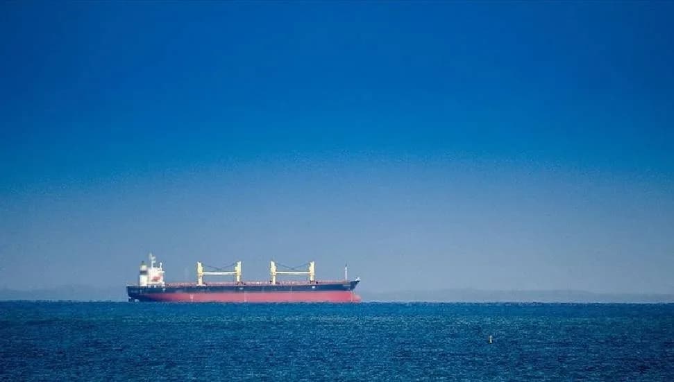 Umman açıklarında petrol tankeri vuruldu