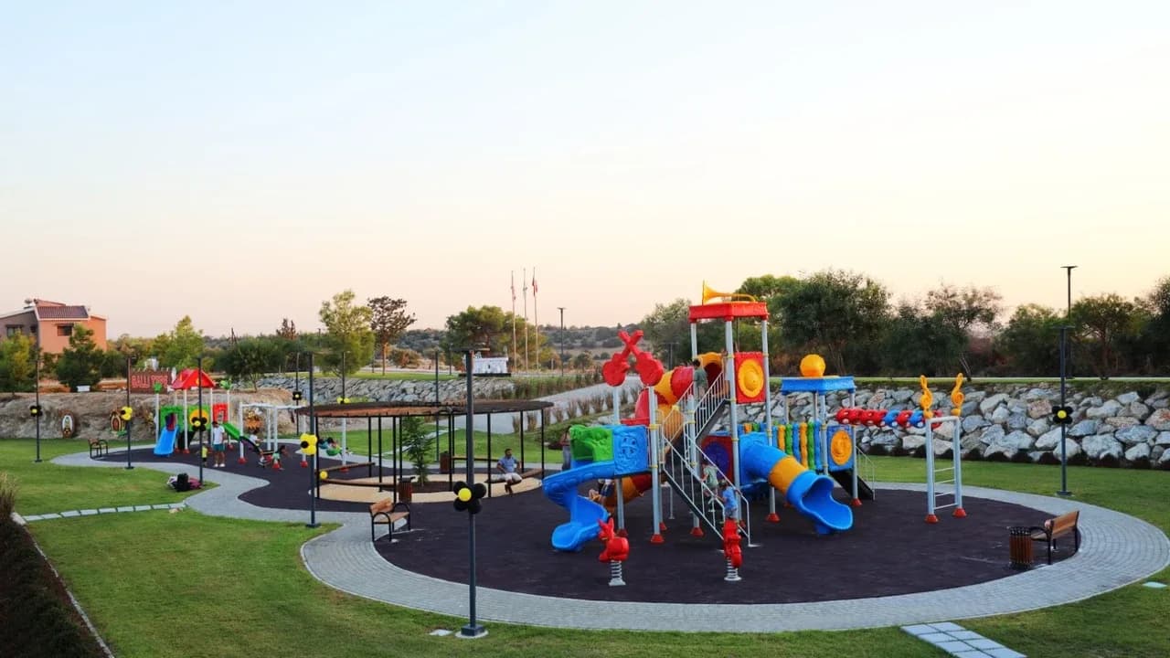 Topçuköy Çocuk Parkı ve Rekreasyon Alanı hizmete açıldı