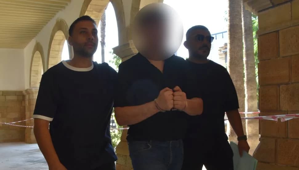 Ercan’da uyuşturucuyla yakalanan turist yargılanmayı cezaevinde bekleyecek