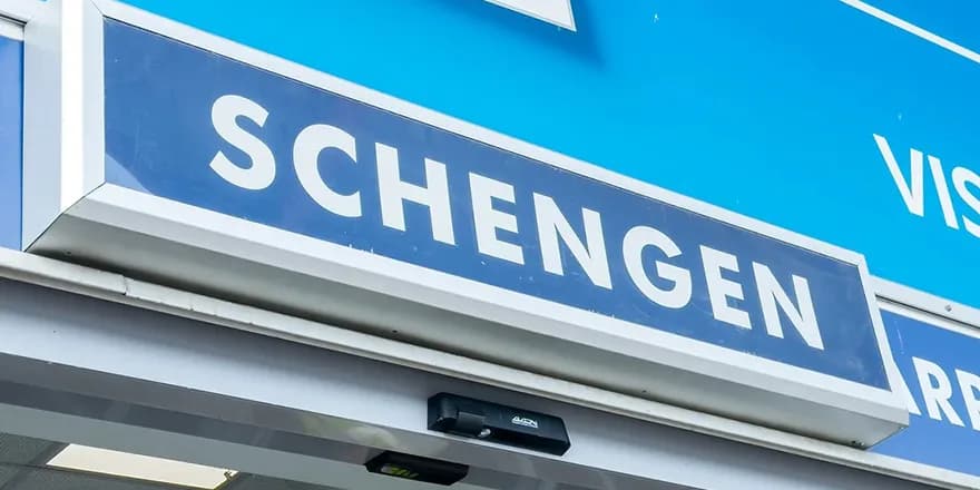 Kathimerini: Hükümet AB’yi Kıbrıs sorunu çözülmeden Schengen’e katılıma hazırlıyor