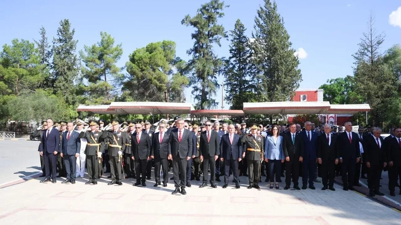 30 Ağustos Zafer Bayramı dolayısıyla Atatürk Anıtı'nda tören düzenlendi