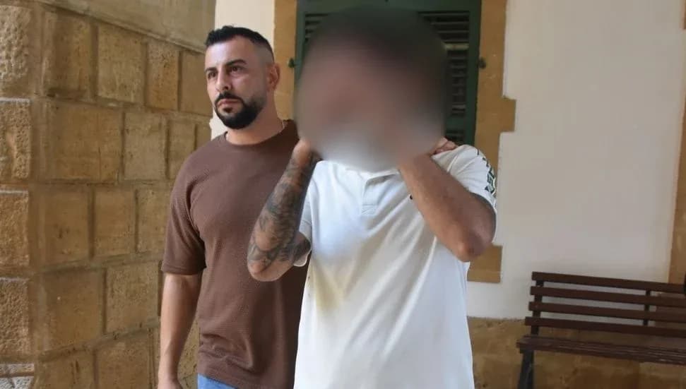 Bavulunda çay ile karışık 750 gram uyuşturucu taşımakla itham edilen zanlı 4 gün daha tutuklu