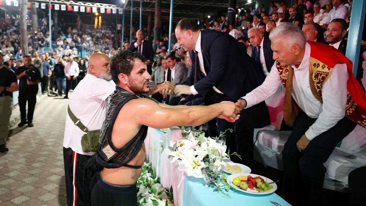 ztürkler, Türk Dünyası Uluslararası Aba Güreşi Turnuvası finallerini izledi
