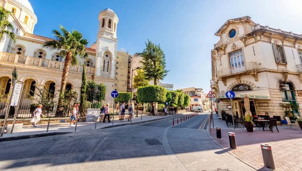 Güney Kıbrıs’ta temmuz turizmi geriledi: 15 pazarın 13’ünde düşüş, İsrail’den rekor artış