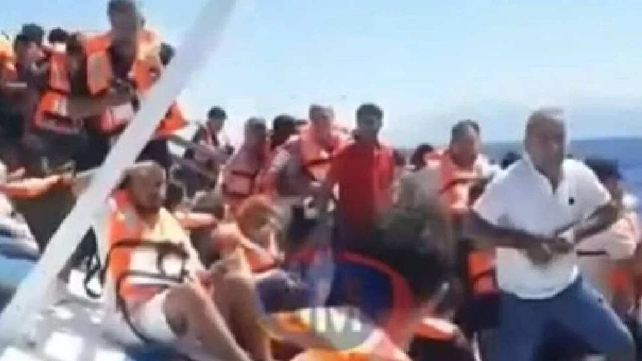 Şenkul: Gemi battı, 270 kişi için kurtarma çalışması sürüyor