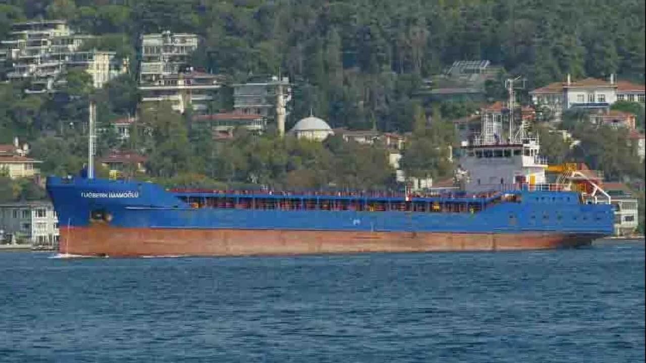 Türkiye'de gemi kazası... Silivri açıklarında Türk bayraklı 2 gemi çarpıştı!