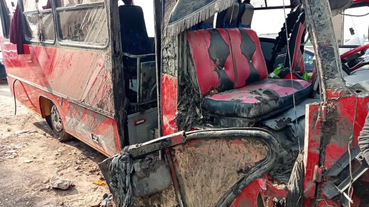 Mısır’da yolcu otobüsü devrildi: 22 kişi hayatını kaybetti
