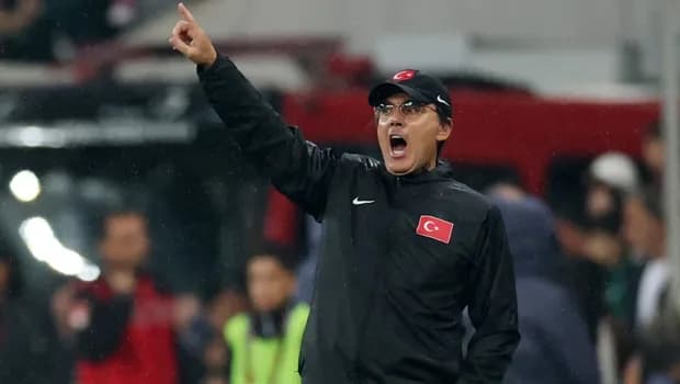 Ve istifayı düşünmeyen Montella için karar! İtalyanlar duyurdu